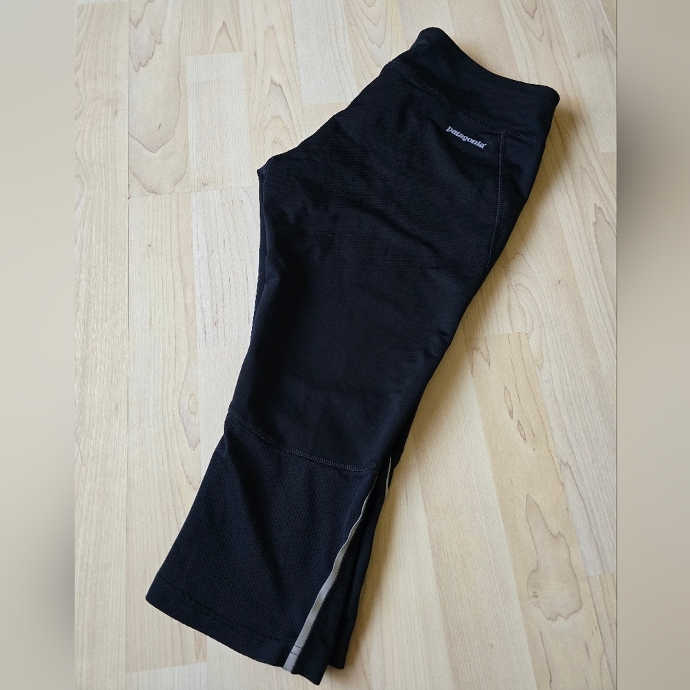 Patagonia Endless Run Capris Size Medium